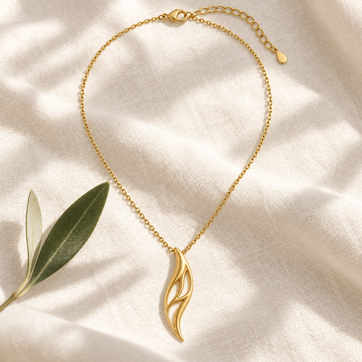 Vein Arc Pendant Necklace