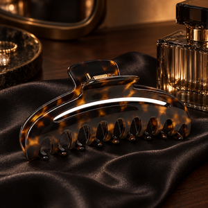 Sable Curve Hair Claw